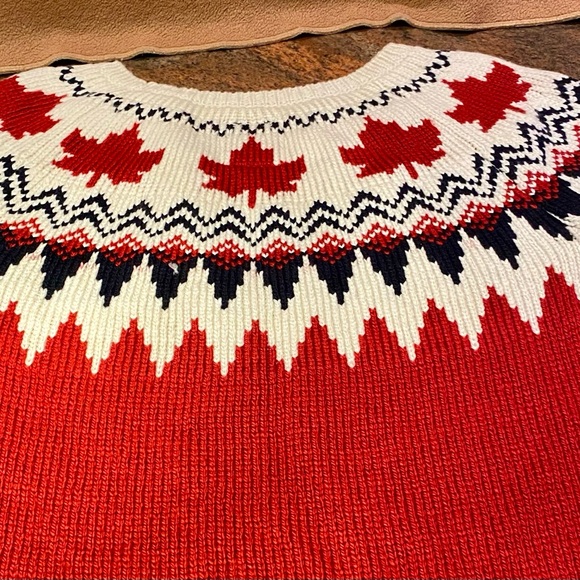 Mommy and child Canadiana matching sweaters - Picture 5 of 15